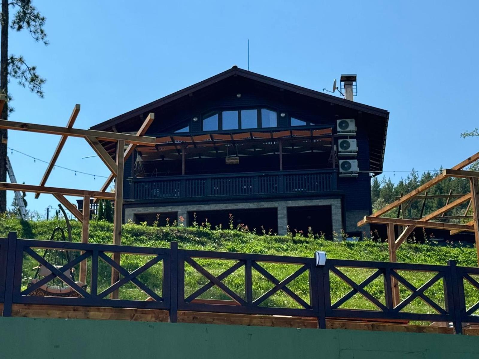Villa Iskar Lake Residence By Bookvillabg Shtarkelovo Gnezdo Экстерьер фото