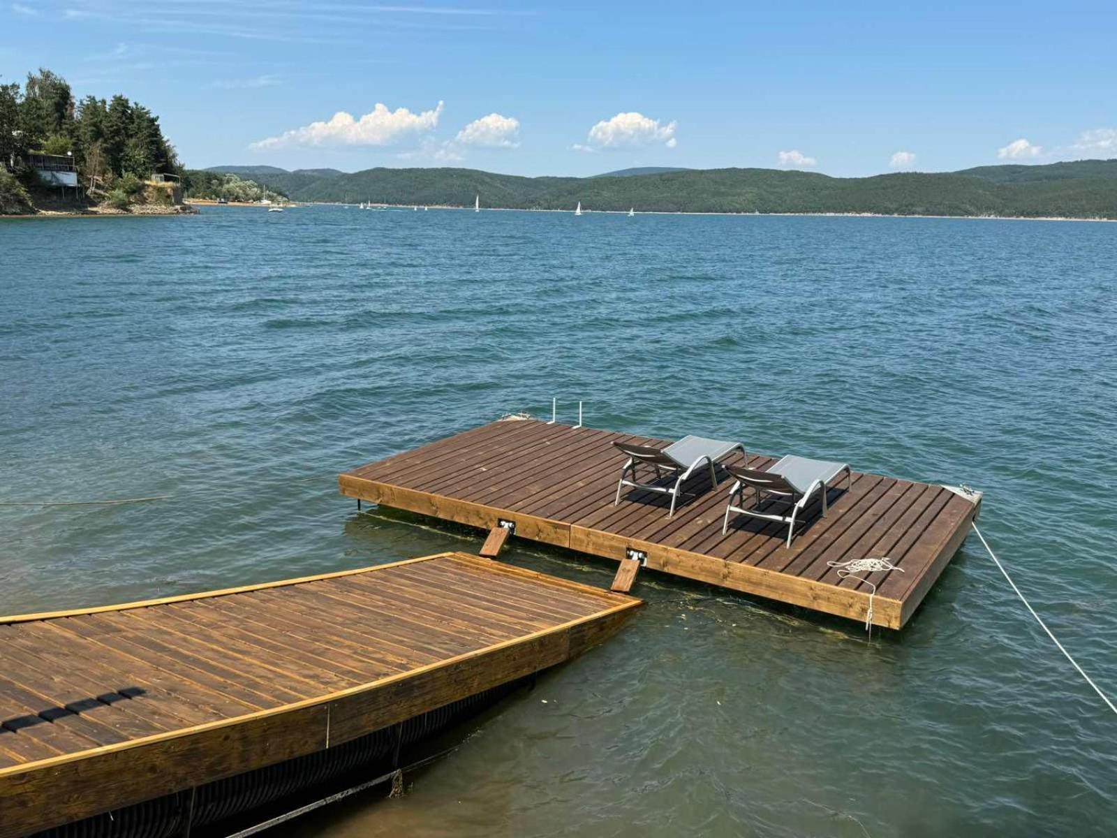 Villa Iskar Lake Residence By Bookvillabg Shtarkelovo Gnezdo Экстерьер фото