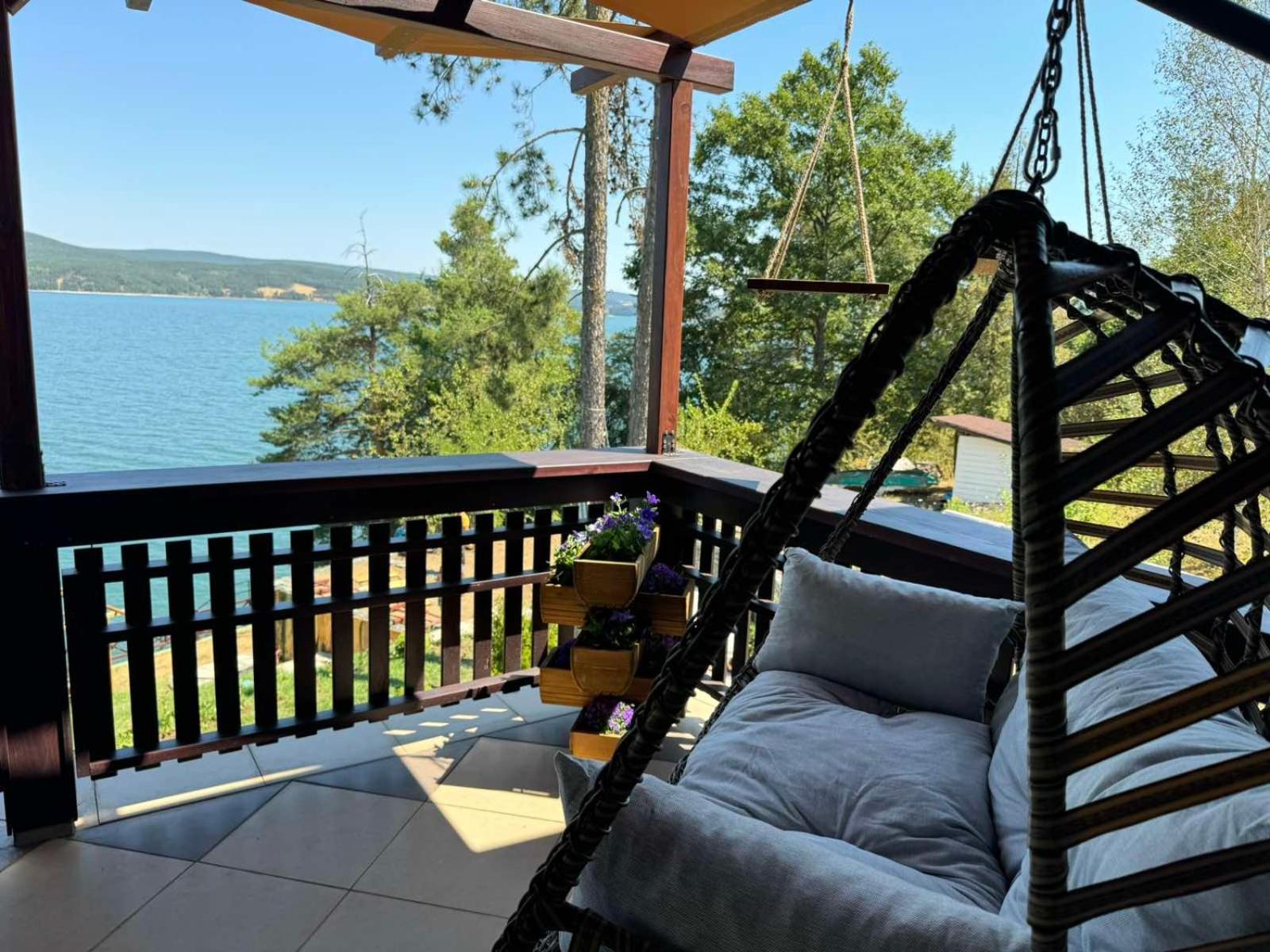 Villa Iskar Lake Residence By Bookvillabg Shtarkelovo Gnezdo Экстерьер фото