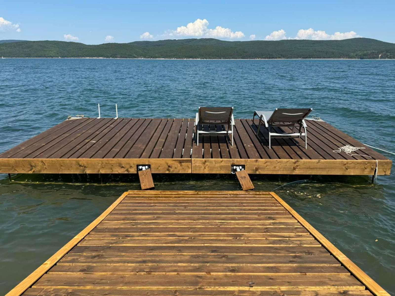 Villa Iskar Lake Residence By Bookvillabg Shtarkelovo Gnezdo Экстерьер фото