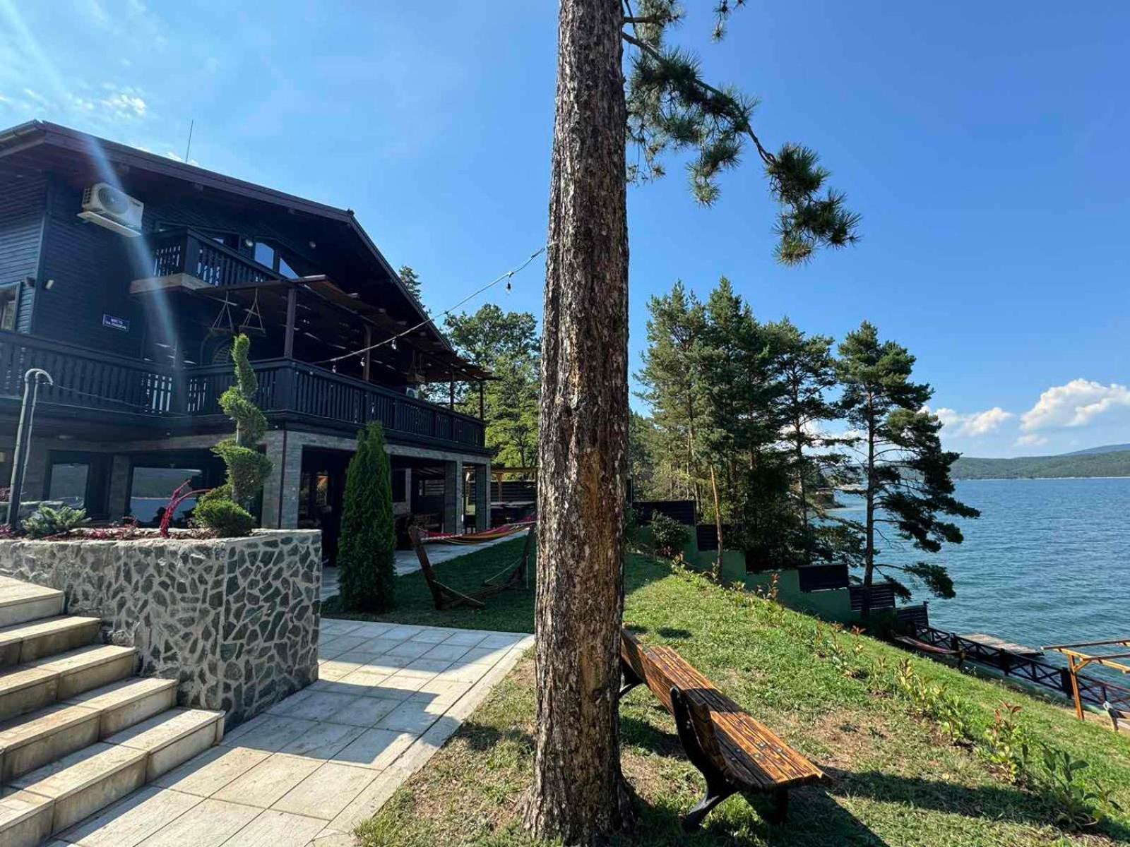 Villa Iskar Lake Residence By Bookvillabg Shtarkelovo Gnezdo Экстерьер фото