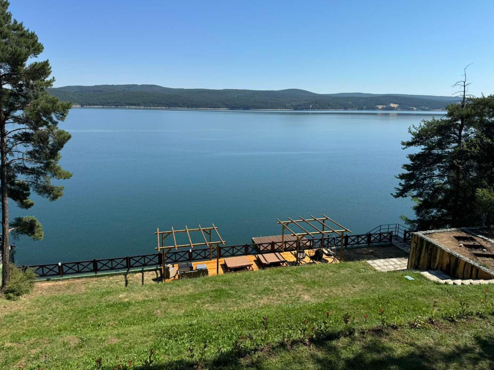 Villa Iskar Lake Residence By Bookvillabg Shtarkelovo Gnezdo Экстерьер фото
