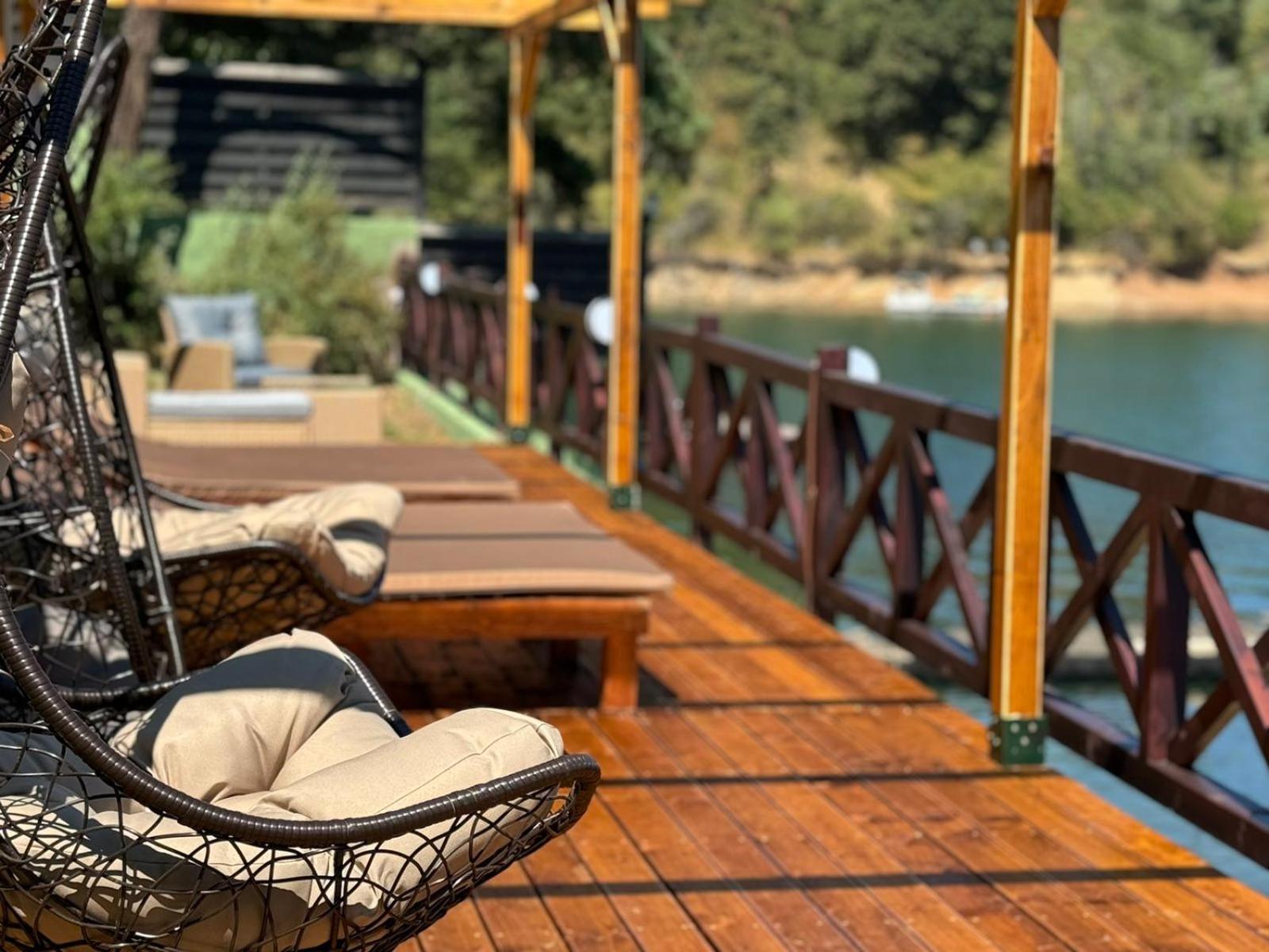 Villa Iskar Lake Residence By Bookvillabg Shtarkelovo Gnezdo Экстерьер фото